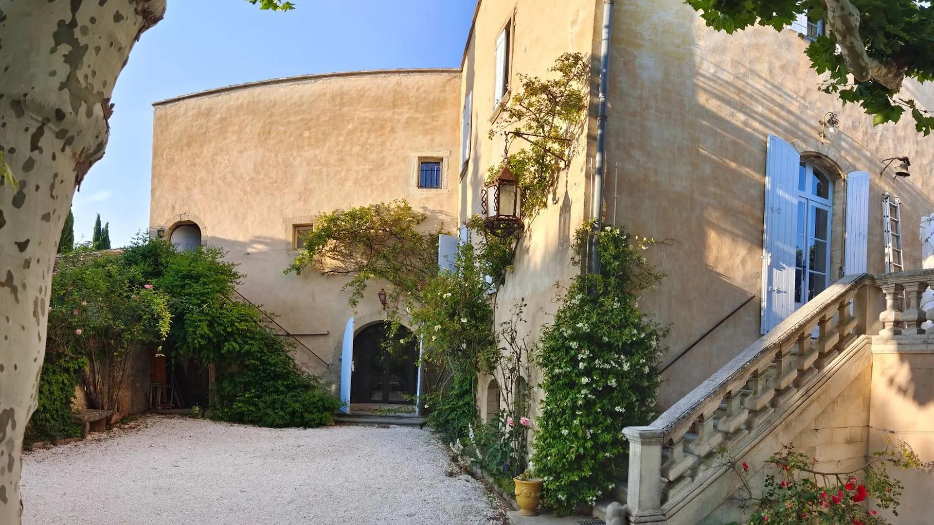 Rue Du Chateau A Cabrieres D'Avignon Bed & Breakfast France