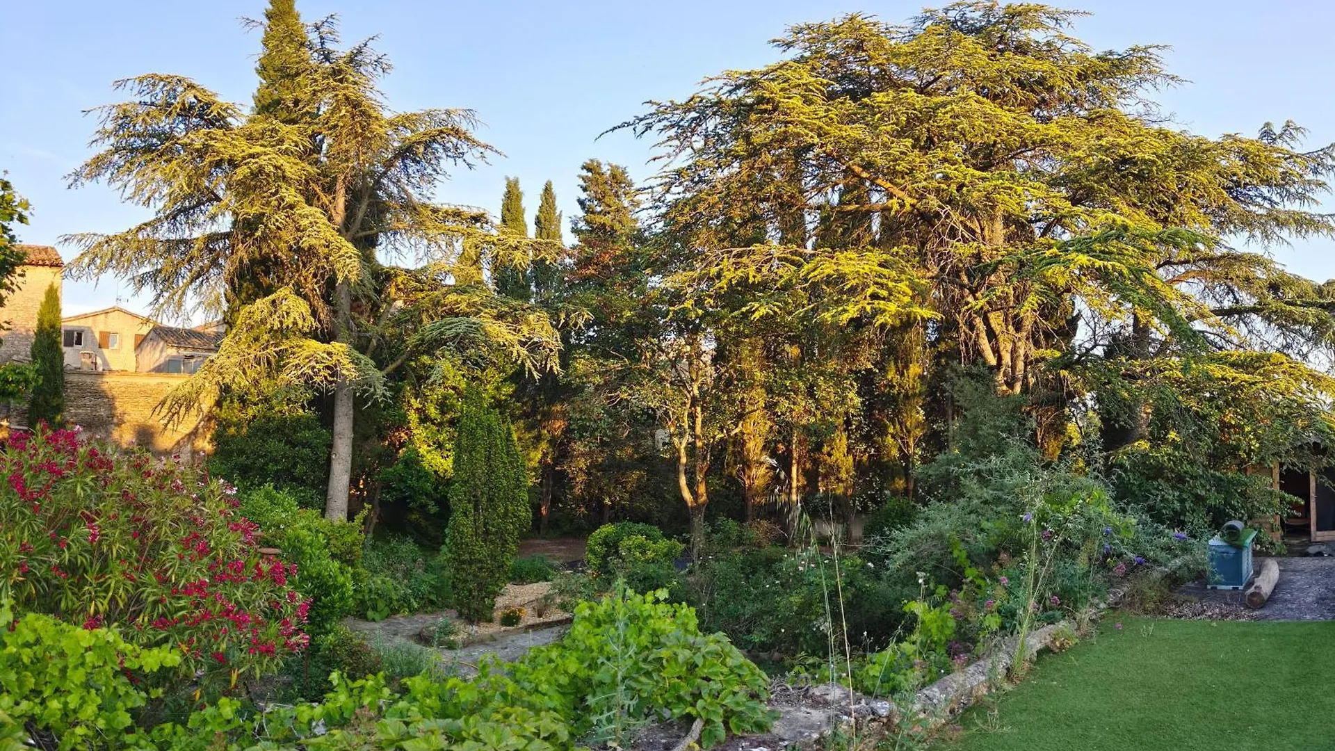 Rue Du Chateau A Cabrieres D'Avignon Bed & Breakfast 0*, Cabrieres-d'Avignon France